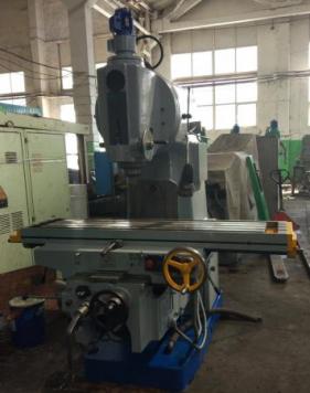 Предлагаю модель ВМ127 - станок консольный вертикально-фрезерный